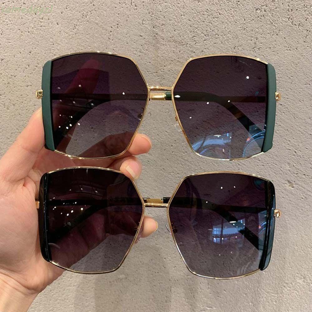 Mắt kính gọng vuông cỡ lớn thiết kế đơn giản thời trang cho nữ