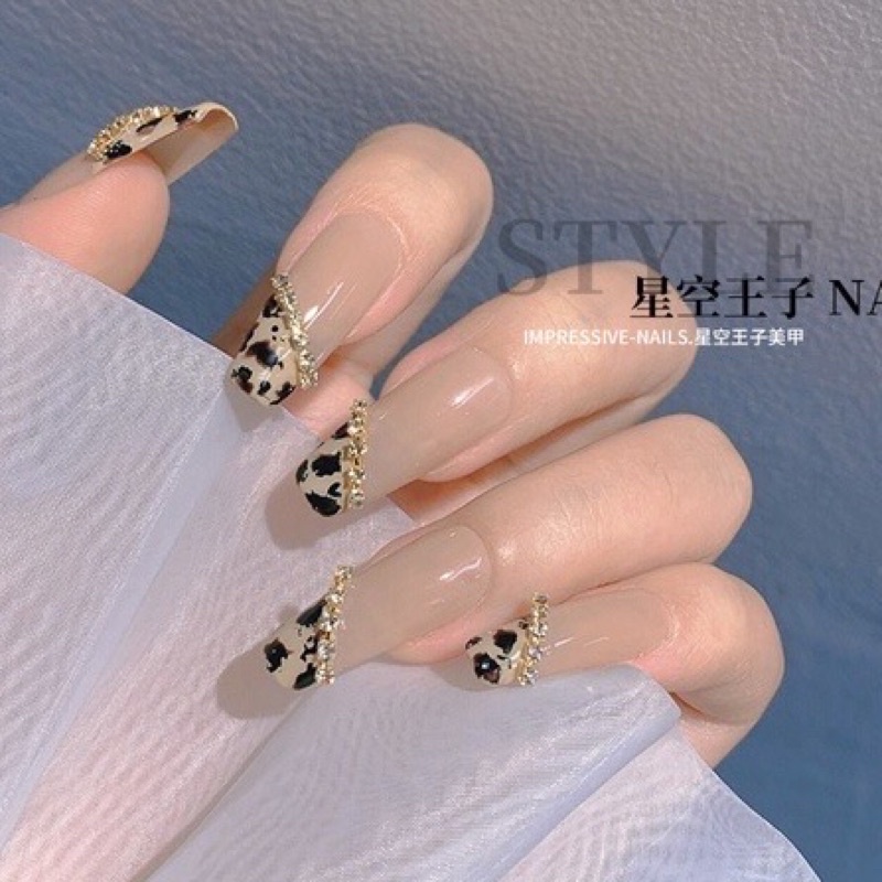 Dây xích đá trang trí móng tay