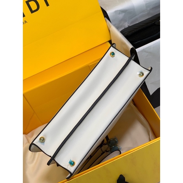 Túi fendi tay cầm