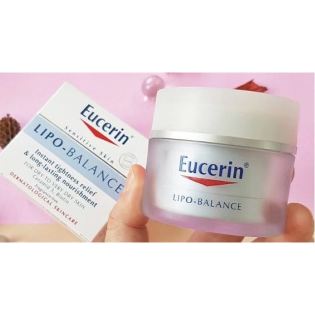Kem dưỡng ẩm Eucerin Lipo-Balance với thành phần Biotin và Ceramide-3 giúp phục hồi khả năng cân bằng độ ẩm cho da khô