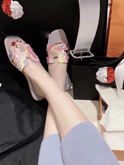 Dép hm hoạ tiết