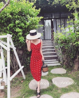 Váy chấm bi