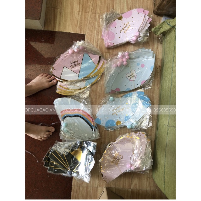 Mũ,nón sinh nhật hàn quốc cho bé bằng giấy ép kim chóp bông dễ thương