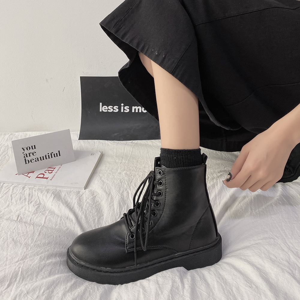 Giày bốt Martin thắt dây kiểu dáng thời trang | BigBuy360 - bigbuy360.vn