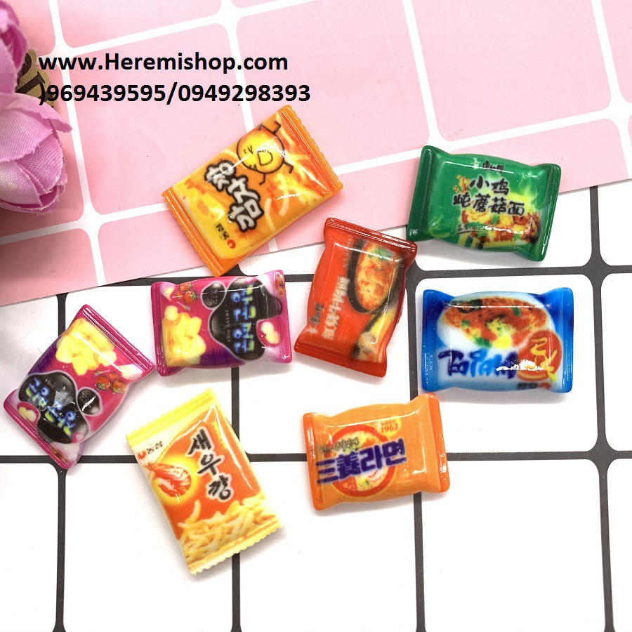 Charm gói mì, gói snacks trang trí nội thất mô hình