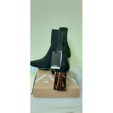 Boots bốt Zara gót sáng len chun dày xịn