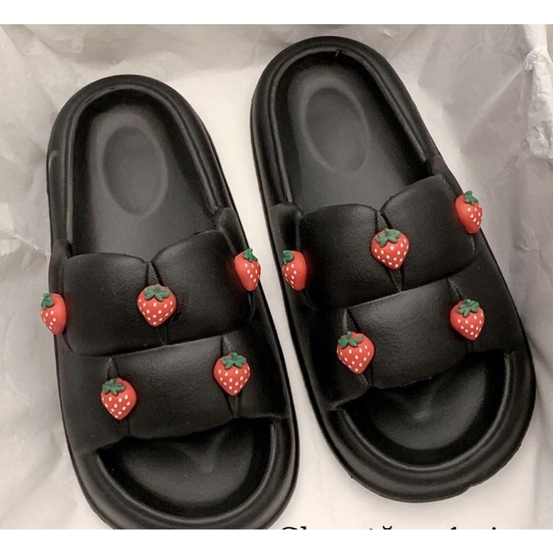 Dép Bánh Mì Nữ Chao gắn Sticker Dâu, Dép Quai Ngang Nữ Dễ Thương hottrend 2022