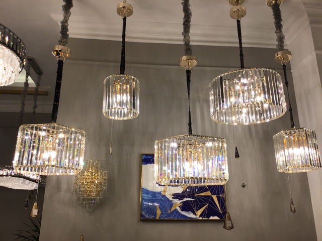Đèn chùm led pha Lê thả trang trí mẫu hiện đại
