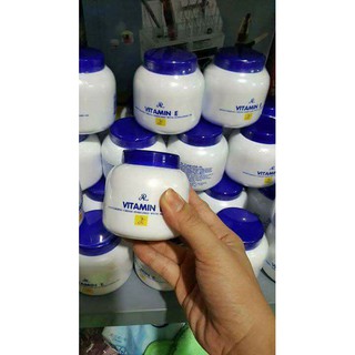 Kem Dưỡng Da Vitamin E Thái Lan