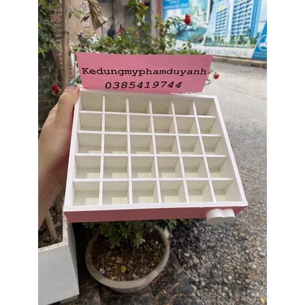 KHAY ĐỰNG SON 30 Ô MÀU HỒNG