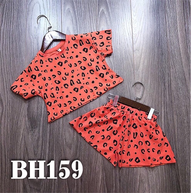 Set Croptop báo cho bé gái