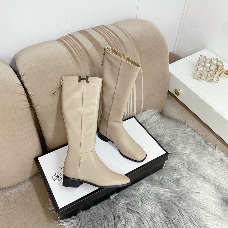 Boot đùi da mềm mũi tròn khuy chữ H