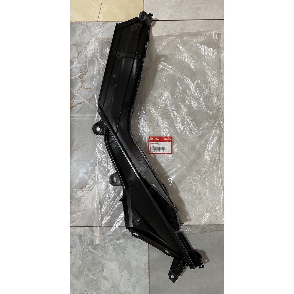 Tấm bảo vệ giá để chân bên phải HONDA WINNER V1. 50606K56N10