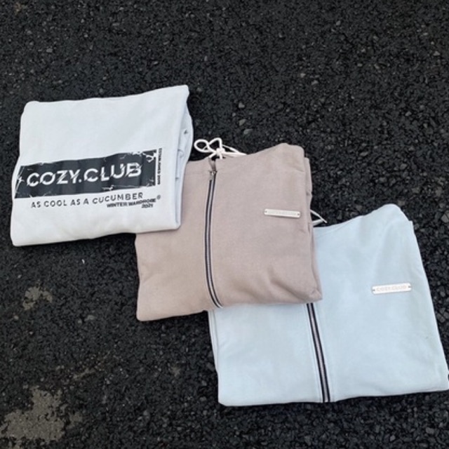 “IT COLD OUTSIDE” HOODZIP