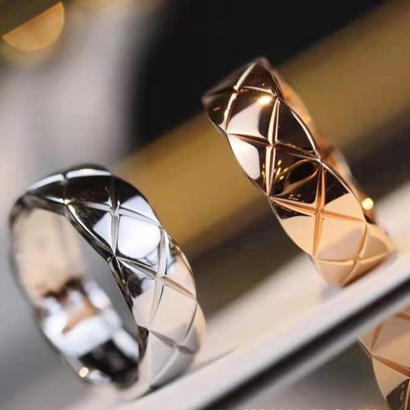 Nhẫn Thép Titan Mạ Vàng 18k Đính Kim Cương Thời Trang Cao Cấp Cho Cặp Đôi