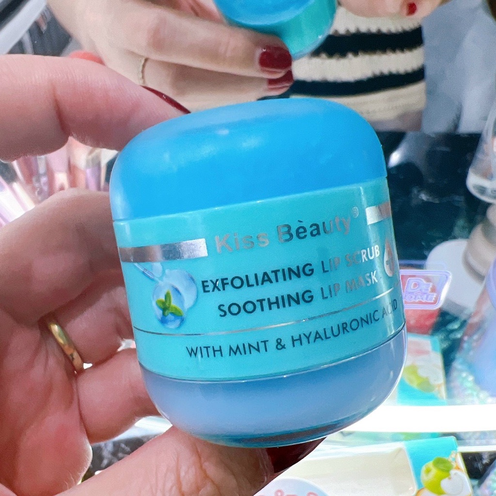 Lọ dưỡng môi + tẩy tế bào môi Kissbeauty