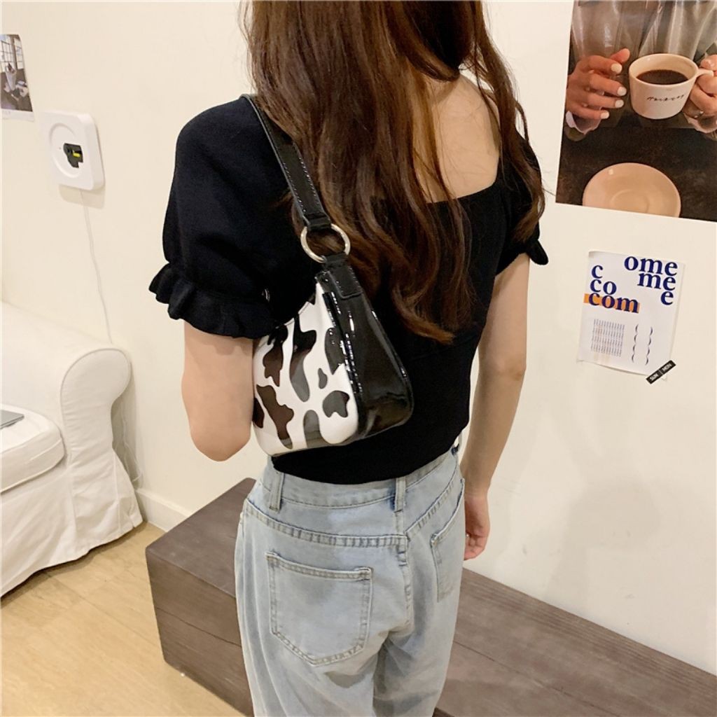 (Hottrend) Túi kẹp nách nữ vân bò sữa bóng KR369- Da Pu bóng cao cấp, Size 23, Vân loang sành điệu- KARA 369 | BigBuy360 - bigbuy360.vn