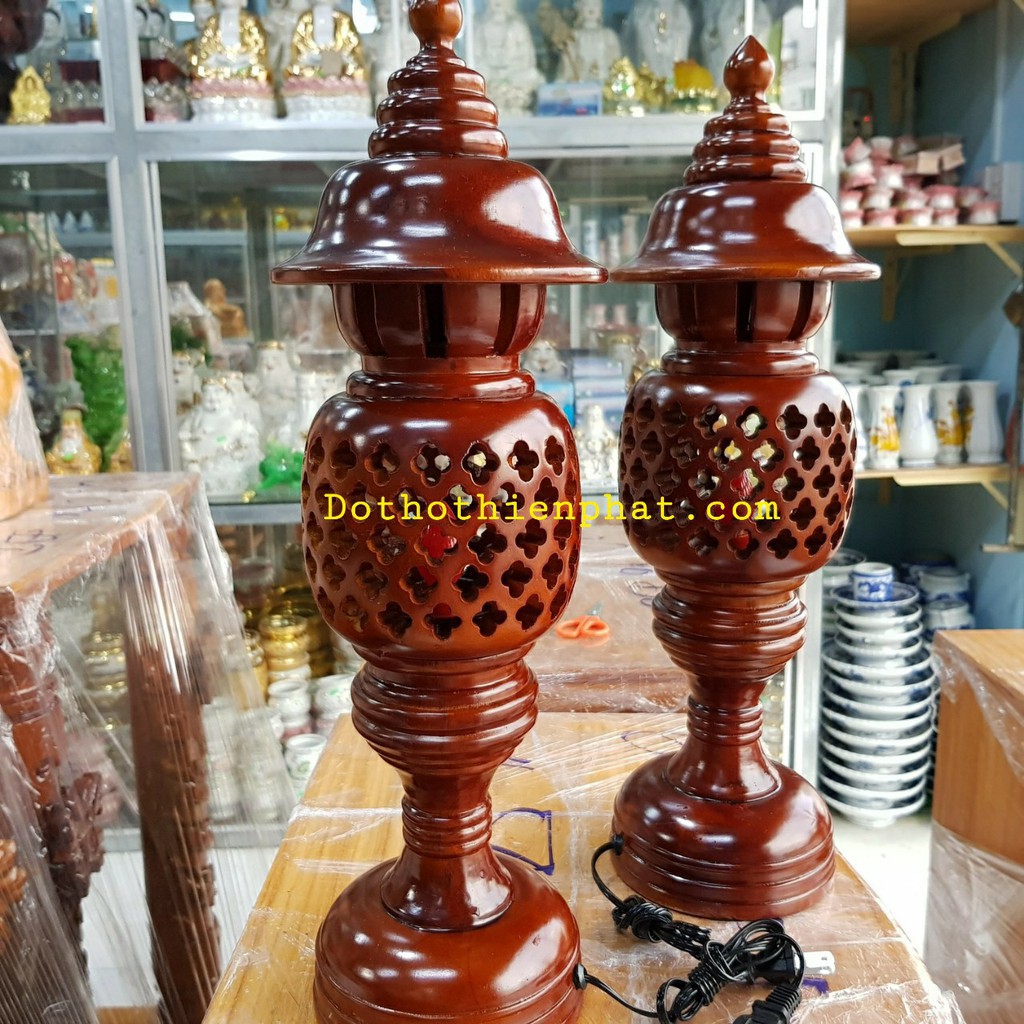 Cặp đèn thờ gỗ tràm bông vàng cao 34 cm loại 1 rất đẹp