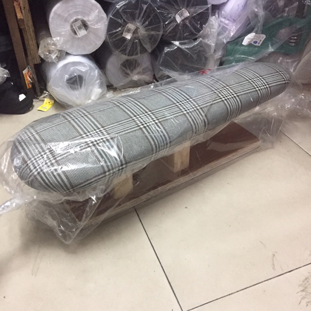 Cầu Là Quần Áo Cỡ To Và Bé Xịn Chuyên Dụng , Chân Gỗ Thấp , Bọc Vải Dầy Kẻ Caro Đẹp $020901