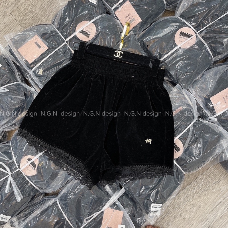Quần short nhung chân ren tag ong