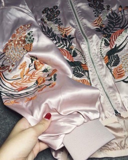 [Tặng Mã 70K – Hàng Chính Hãng] Áo bomber hồng thêu