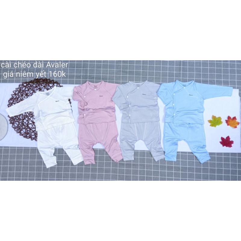 Bộ dài tay sơ sinh cài lệch vải sợi tre Avaler cho bé