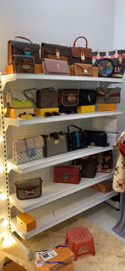 Kệ để túi xách 5 tầng