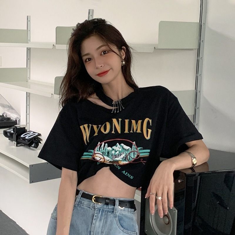COZOK Áo Thun Croptop Tay Ngắn Trễ Vai Thiết Kế Sành Điệu