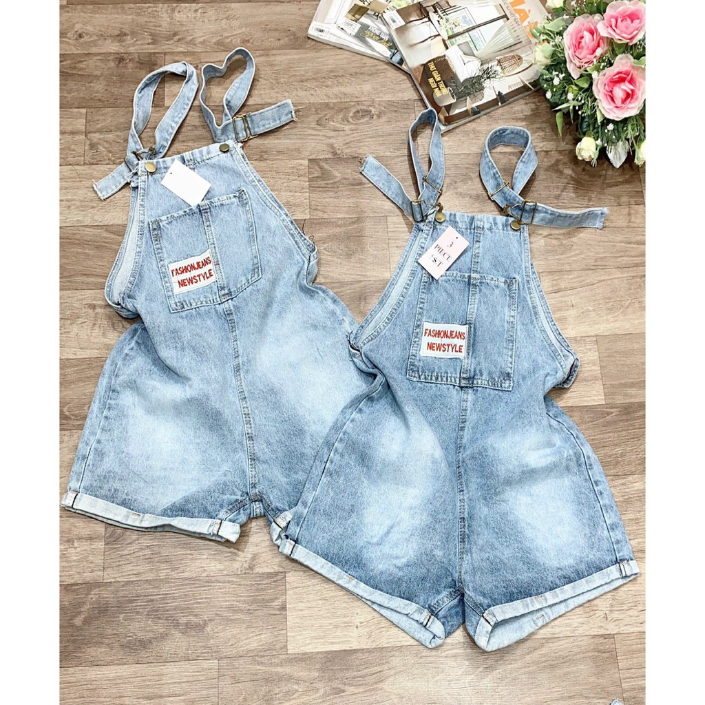 Yếm jean phối túi trước thêu chữ cực xinh , chất jean dày dặn mềm mịn . có size S M L ( ảnh thật )