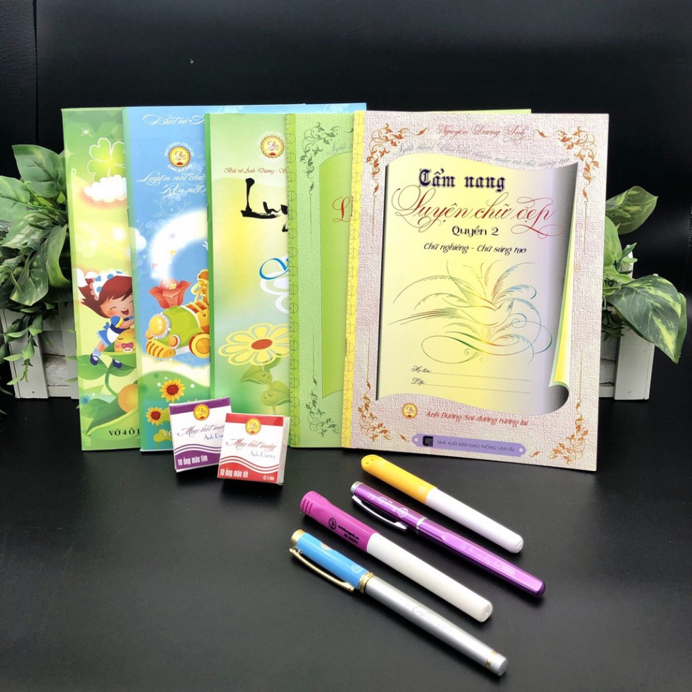 Bộ Tự Luyện Chữ Đẹp, Chữ Nghệ Thuật Tại Nhà- Bộ Gồm 5 Quyển Vở, 4 Bút, 2 Hộp Mực Ống