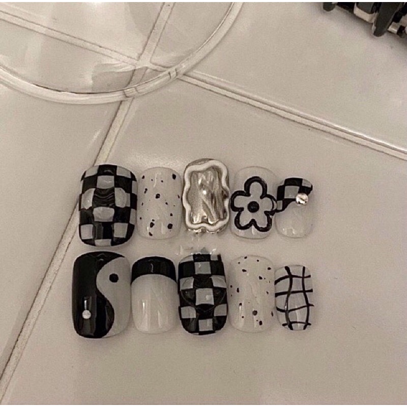 nailbox móng úp