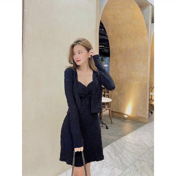 Sét xốp đầm 2 dây xoắn ngực ôm body kèm áo khoác cực xinh , chất thun xốp dày dặn ly