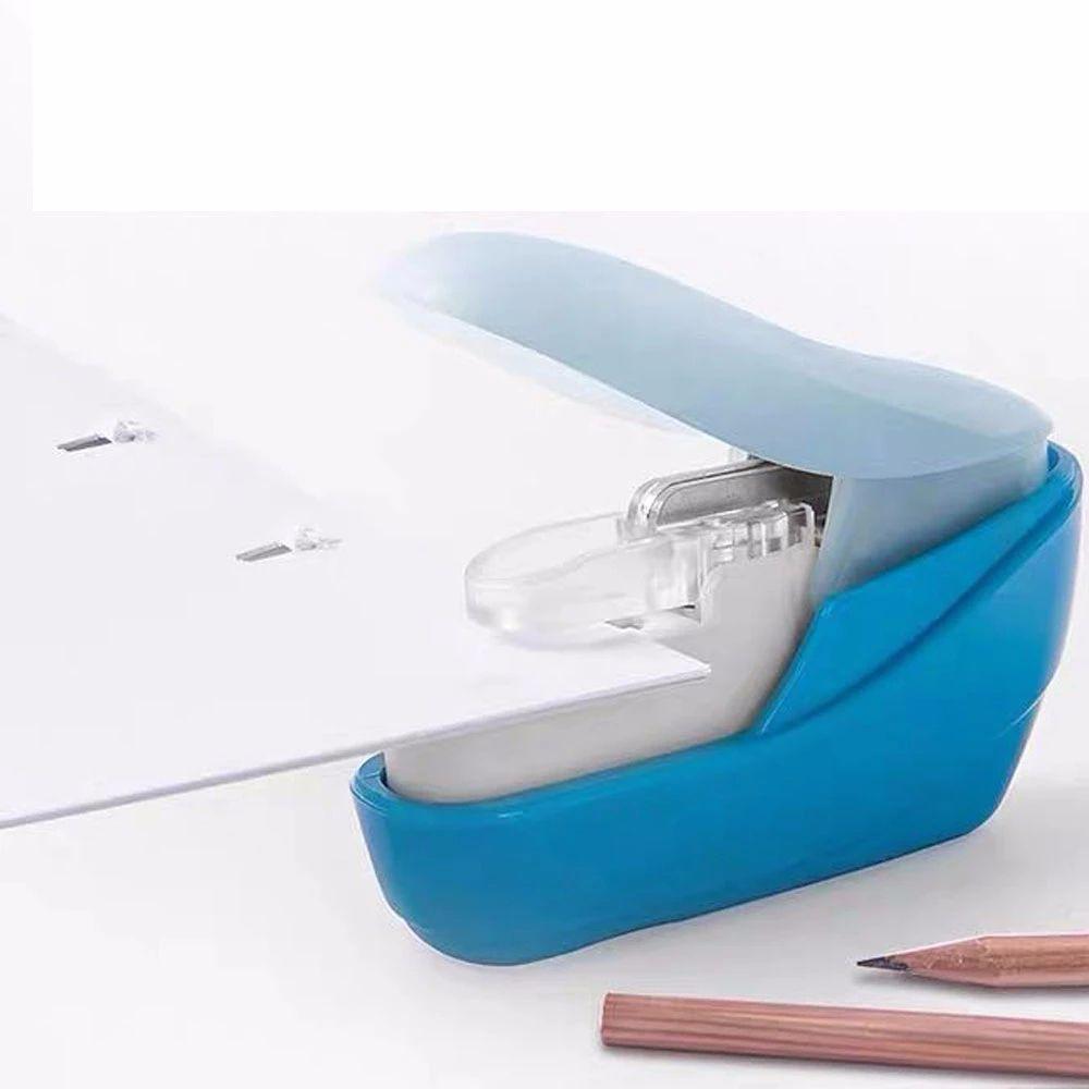 1 Cây Bấm Ghim Nhỏ Gọn Màu Sắc Ngẫu Nhiên