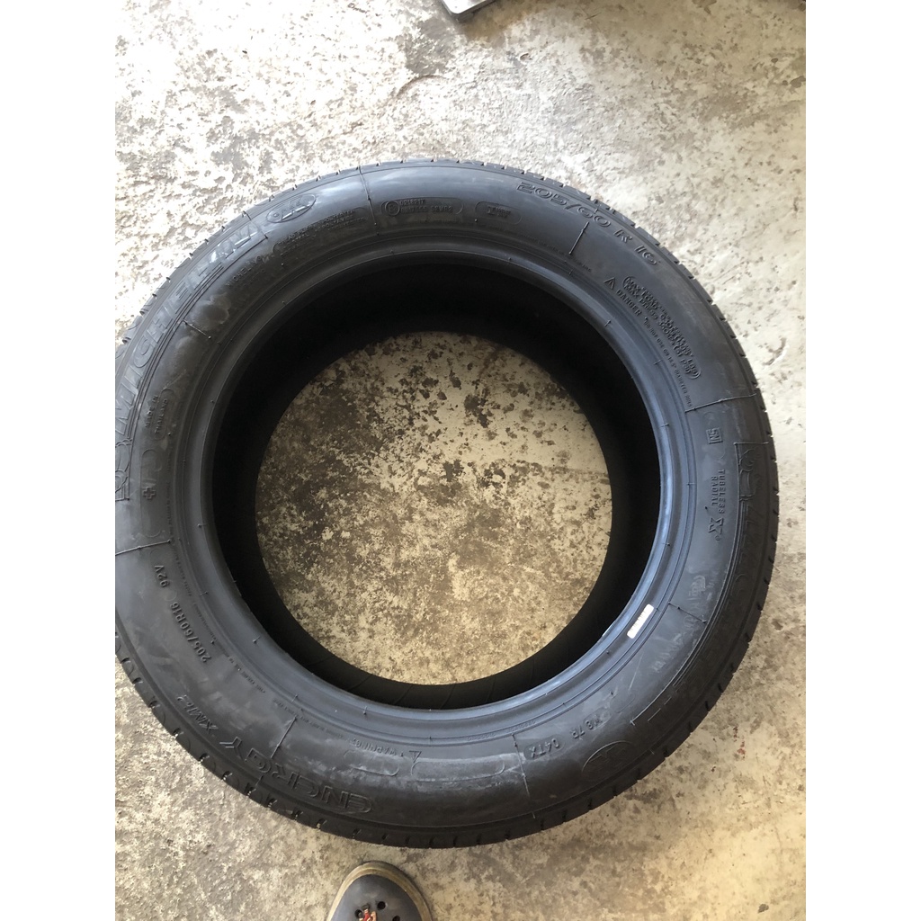 Lốp Michelin 205/60R16 Xm2+