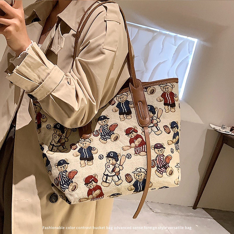 Túi Xách Da Cỡ Lớn In Họa Tiết Gấu Vintage Cho Nữ