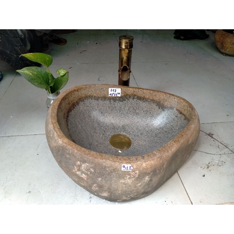 Lavabo đá cuội