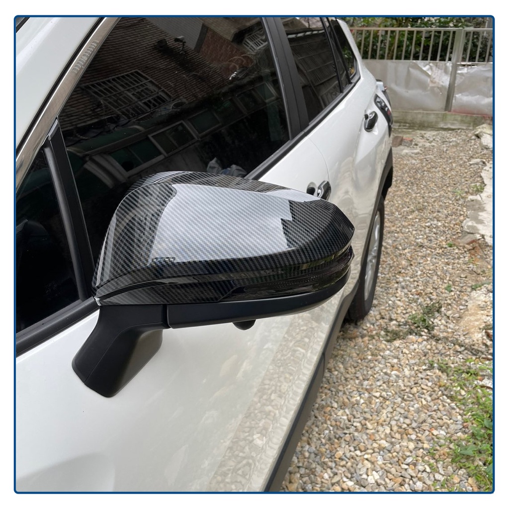 Ốp Gương Chiếu Hậu Bằng Sợi Carbon Chuyên Dụng Cho Xe Hơi Toyota Corolla CROSS 2021 2022