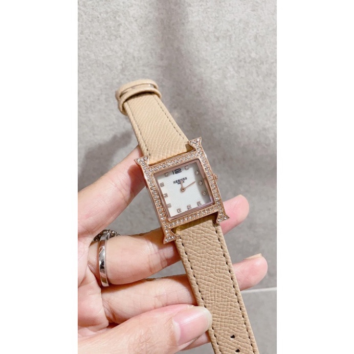 Đồng hồ nữ HERMES dây da mặt vuông đính đá cao cấp