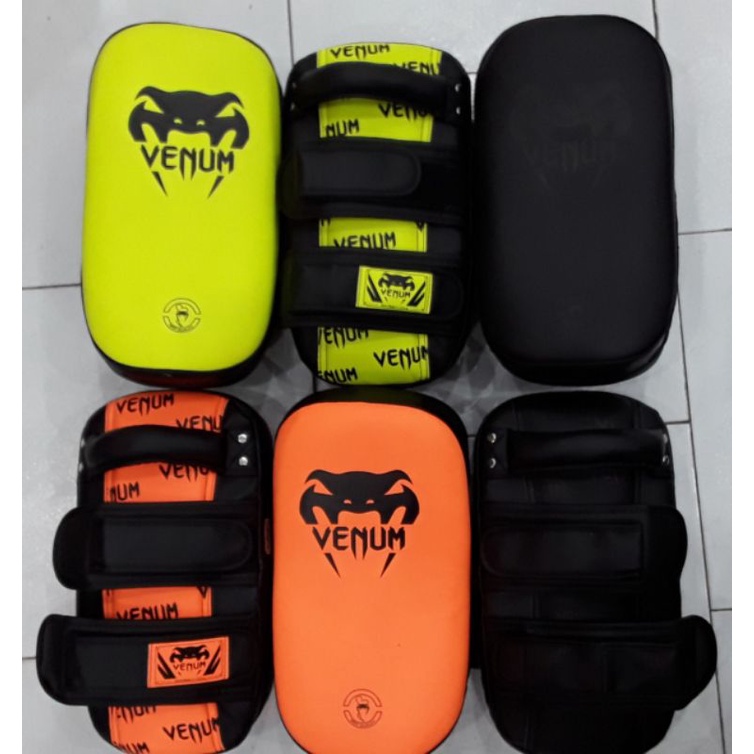 Đích đá Boxing- Đích đỡ Kick pads tập võ Đấm Boxing Venum