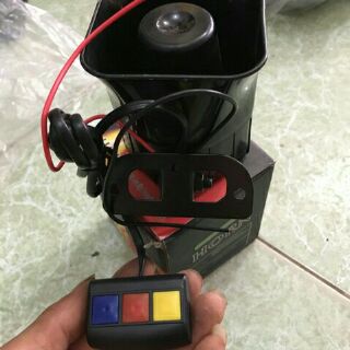 Còi cảnh sát hú 3 tiếng