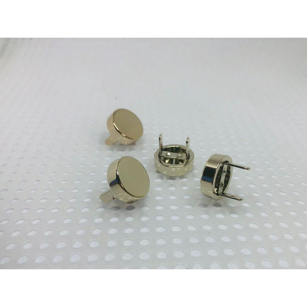 Chân đế túi màu vàng nhạt