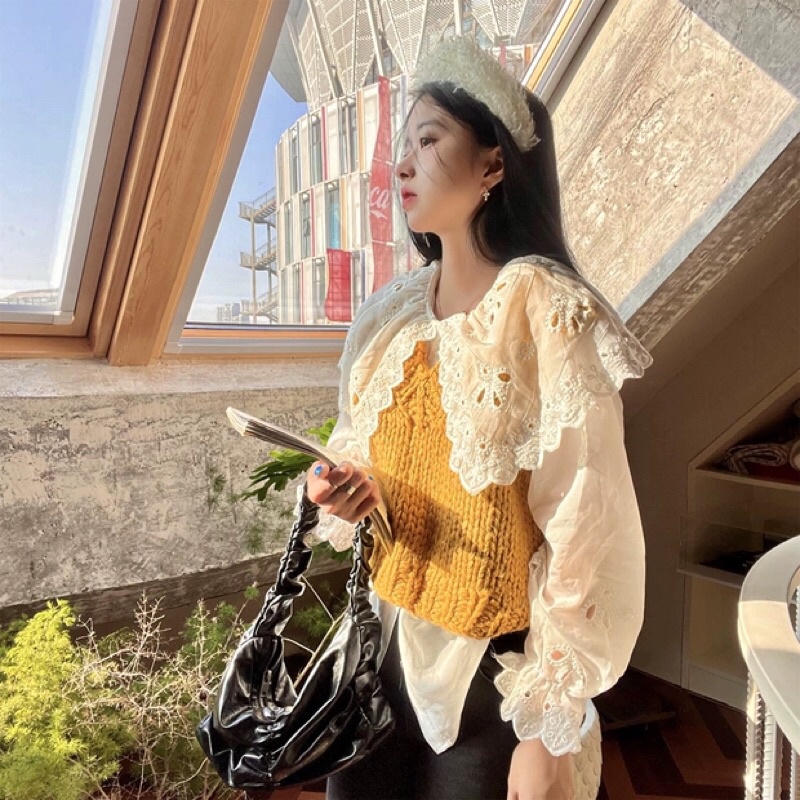 Set áo sơ mi cách điệu+ áo ghile len vàng đáng yêu hàn quốc