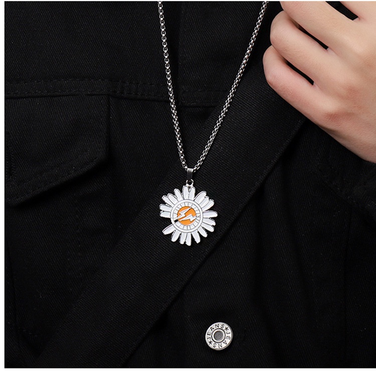 Vòng cổ Inox Mặt Hoa Cúc Phong Cách Hip Hop