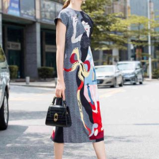 Đầm D&G họa tiết nổi