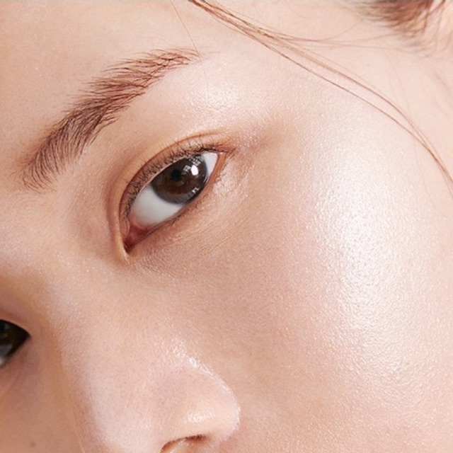 Glint by VDIVOV - Highlighter “Dewy Moon”  | phấn bắt sáng sâm panh vàng