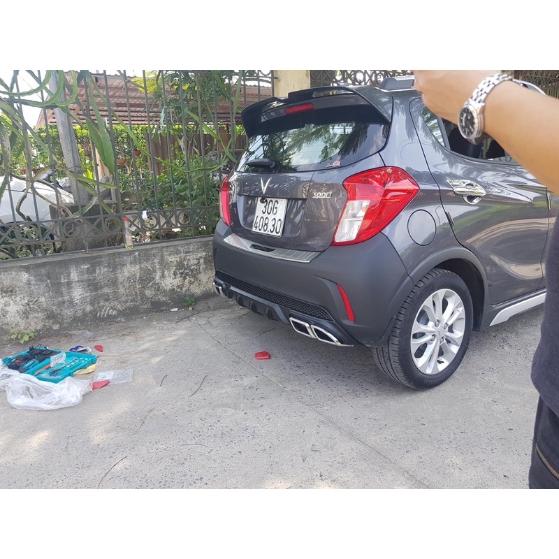 Lip chia pô sau xe Vinfast Fadil 2018 2019 2020 2021 2022 Mẫu 4 ống xả vuông ( Tặng Kèm Keo Dính)