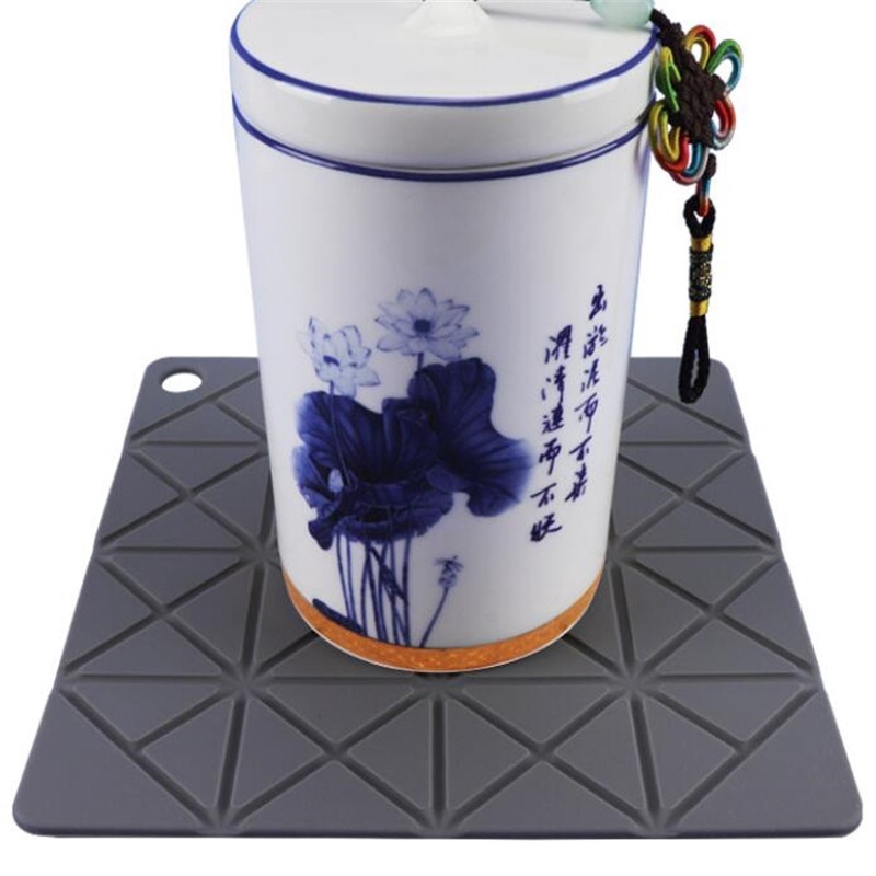 Giá Đỡ Cốc Nước / Bình Cà Phê Tiện Dụng Cho Nhà Bếp