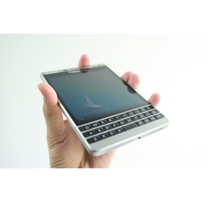 ĐIỆN THOẠI BLACKBERRY PASSPORT SILVER BẢN QUỐC TẾ 32Gb