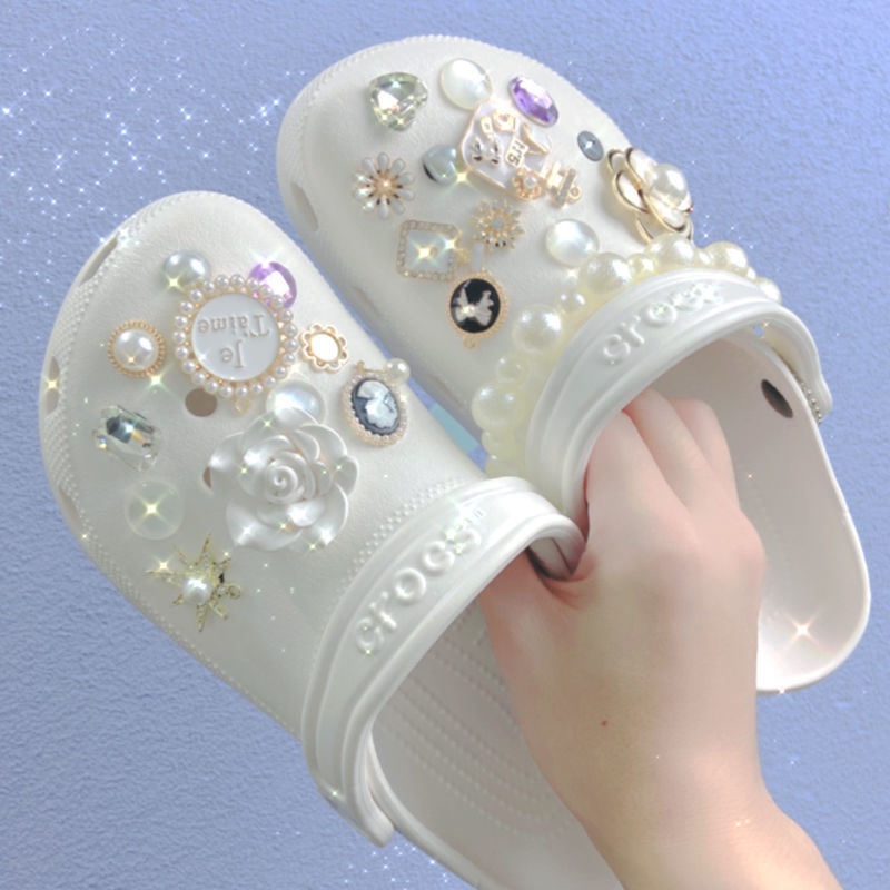 Hạt Charm Hình Đôi Giày croc Dùng Làm Phụ Kiện Giày Cho Nam Và Nữ