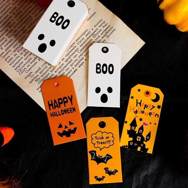 set 10 tag mix 4 mẫu Halloween size 4 x 7 cm kèm dây